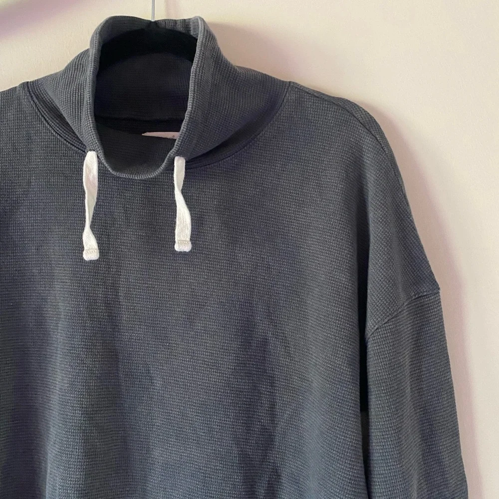 Universal Thread Sweater - Picture 6 of 6